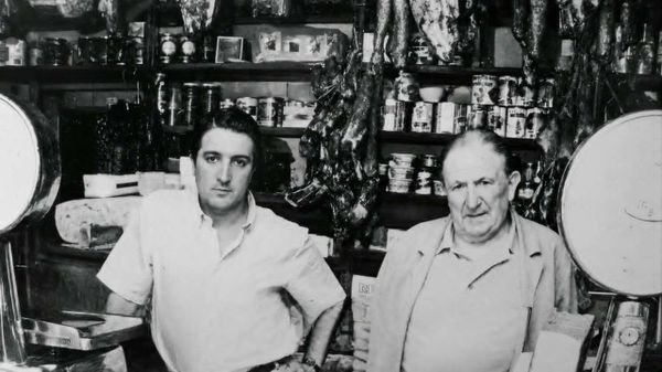 Vicente Fort&uacute;nez con su hijo Vicente