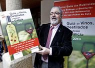 Luis Paad�n, en uno de los actos de presentaci�n de la nueva gu�a.