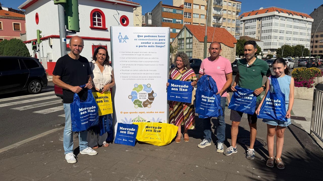 Afundación activa en Ribeira la campaña «Mercados sen lixo» para proteger el entorno marino