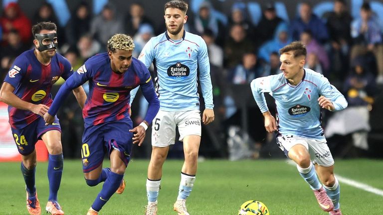 El Celta igual dos veces el partido frente al Barcelona, pero acab cediendo (2-4).