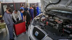 Uno de los talleres del �rea de automoci�n de los que dispone el CIFP Coroso