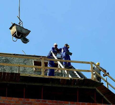 Una obra de J. Sanjurjo, en A Guadalupe, en el a�o 2003.