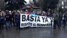 Ganaderos se manifiestan frenta a la Junta General