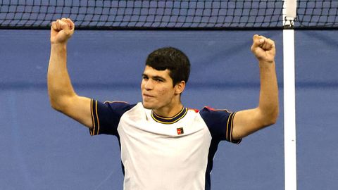 Carlos Alcaraz celebra su victoria ante el alemn Peter Gojowczyk en el Abierto de Estados Unidos