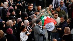 Vecinos de Yenin dan su �ltimo adi�s a la adolescente fallecida en una redada de las Fuerzas de Defensa de Israel.