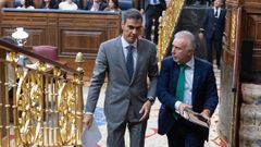 Pedro S�nchez y �ngel V�ctor Torres en la sesi�n plenaria de ayer