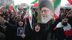 Seguidores de Al� Jamen�i lloran su muerte en Teher�n tras los bombardeos de Estados Unidos e Israel
