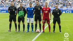 Bikandi Garrido, en el centro, antes del Oviedo-Osasuna
