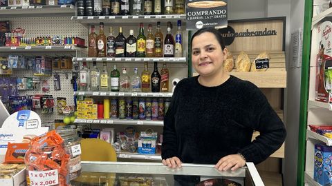 Rebeca Castro, propietaria de la tienda de alimentacin y bazar La Estacin.