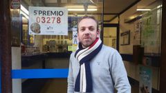 Borja �lvarez-Le�n, lotero de la calle Manso, en Gij�n, que vendi� parte del quinto premio del sorteo de la Loter�a de Navidad.Borja �lvarez-Le�n, lotero de la calle Manso, en Gij�n, que vendi� parte del quinto premio del sorteo de la Loter�a de Navidad