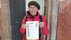 Rosalisa lleg� este mi�rcoles a la Oficina de Acogida al Peregrino de Carretas para obtener su compostela tras completar el Camino Franc�s a sus 80 a�os y poco tiempo despu�s de quedarse viuda. El personal de Carretas vivi� con ella un momento muy emocionante y comparti� con ellos su aventura jacobea e historia de superaci�n personal.