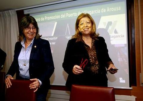 La conselleira Rosa Quintana acompa�� ayer a Franco y a Fole en la presentaci�n del foro. 