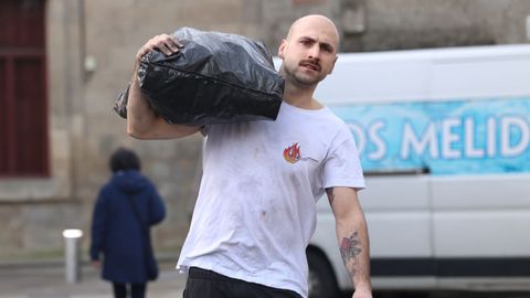 Primer da sin mascarillas en la calle en Santiago