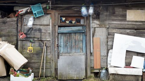 Imagen tomada este lunes de una casa en uno de los barrios con peores ingresos de la regi�n de Mosc�, en la ciudad de Podolsk