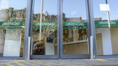 Entrada del servicio de urgencias del hospital Montecelo, en Pontevedra. La vacunaci�n al personal sanitario de primera l�nea empez� el 13 de enero