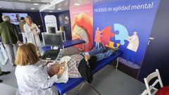 El Autob�s del Cerebro de la Sociedad Espa�ola hizo parada en el HULA