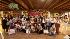 Medio centenar de personas (jugadoras, padres y representantes del club) en la Finca Aldeola.