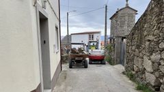 La actuaci�n impide el paso de los veh�culos y tambi�n de personas que tienen que utilizar silla de ruedas.