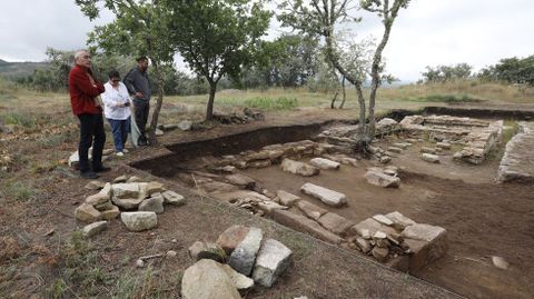 Excavaciones en el Castro de Acea de Baos de Molgas