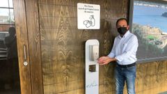 Julio Mart�nez, propietario del restaurante O Parrulo, cerr� el local 15 d�as por un caso de covid en su familia