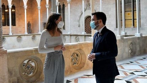 La ministra Irene Montero y el presidente de la Generalitat, Pere Aragons