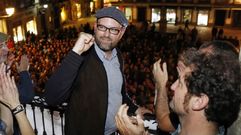 Marti�o Noriega celebra los resultados en la praza do Toural