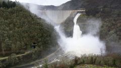 El embalse de Belesar, en Chantada, tuvo que abrir compuertas por las abundantes lluvias de las �ltimas semanas