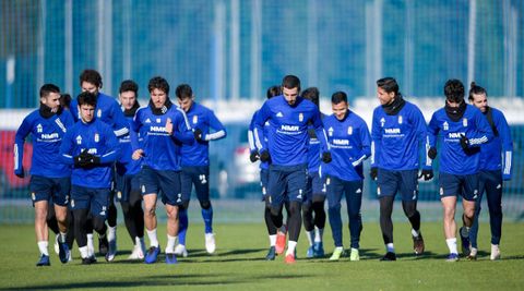 Jugadores del Oviedo en El Requexn