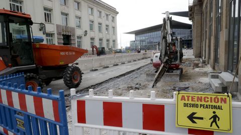 Estado de las obras en el entorno de Correos, donde circularán los buses tras la eliminación de la parada de Entrejardines