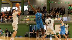 Carlos Varela lider� el Xiria frente al Mar�n en el Vila de Noia