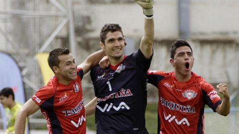 Dituro festeja uno de los penaltis marcado con el Wilstermann.