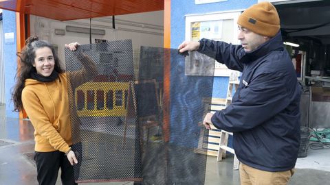 Las ostras son colocadas en unas bolsas met&aacute;licas llamadas pochones que se colocan sobre una estructura elevada en el agua. Cada quince d&iacute;as se realiza un &laquo;volteo&raquo; ya que la ostra tiende a cementar y de esta manera se evita