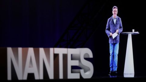 Una imagen del holograma de M�lenchon en el mitin de Nantes