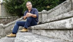 Antonio Pi�eiro, natural de Ribeira, relata los cambios vividos en Compostela en los 80. 