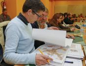 DEFENSA. La responsable del �rea de urbanismo, Milagros Lantes, fue la encargada de defender la validez del plan. �<span lang= gl >Non � o PXOM do BNG, nin do PP, nin de TeGa nin do PSOE. � o de Carballo � da corporaci�n municipal</span>�, dijo. Y que no es nuevo, sino que cumple la orden de la Xunta. 