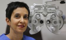 La doctora Victoria de Rojas, en el Instituto Oftalmol�gico que lleva su nombre, en A Coru�a. 