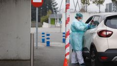 Test r�pido de coronavirus en coche en el Hospital Lucus Augusti