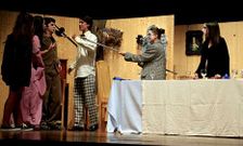 El grupo Vagalume Animaci�n interpret� Monsters vs Adams en el d�a del alzh�imer.