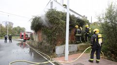 Incendio en un galp�n en Sarta�a