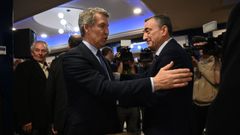 El presidente del PP, Alberto N��ez Feijoo, y el presidente del Euzkadi Buru Batzar, Aitor Esteban, durante un desayuno informativo de F�rum Europa.
