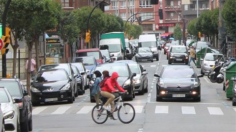 tráfico coches.Calle de Gijón