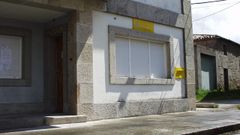 Exterior de la oficina local de Correos de Taboada -en el edificio de la casa consistorial- en una imagen de archivo