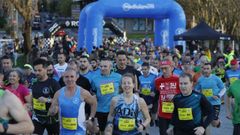 El entorno del puente Romano acogi� la salida de la 15K Ourense Nocturna