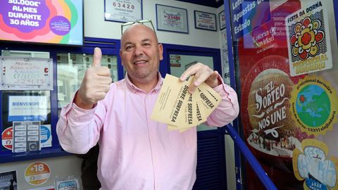 Joaqu�n Valeiras destaca la buena acogida de los denominados sobres sorpresa en su administraci�n de Ribeira.