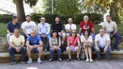 Ganaderos que acudieron ayer al encuentro de Ordes para la presentacin del programa piloto