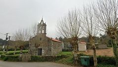 Iglesia y cementerio de la parroquia de Goi�ns, en Carballo