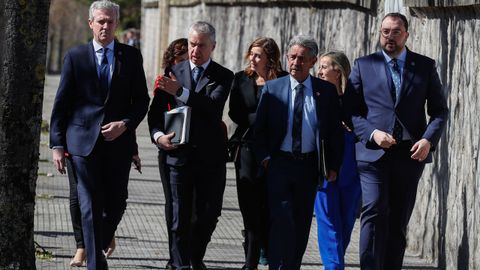 El lehendakari, Iigo Urkullu (2i), tambin presidente de la Comisin del Arco Atlntico, y los presidentes de Cantabria, Miguel ngel Revilla (2d); Galicia, Alfonso Rueda (i) y Asturias, Adrin Barbn (d), tras la reunin mantenida en Vitoria para analizar las estrategias a seguir para impulsar conexiones ferroviarias, elctricas, gassticas y de hidrgeno entre estas comunidades y con Europa