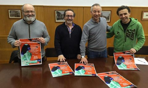 Xos� Lois Fern�ndez, Xos� Eixo, Juan Constenla y Afonso Garc�a presentaron el programa. 