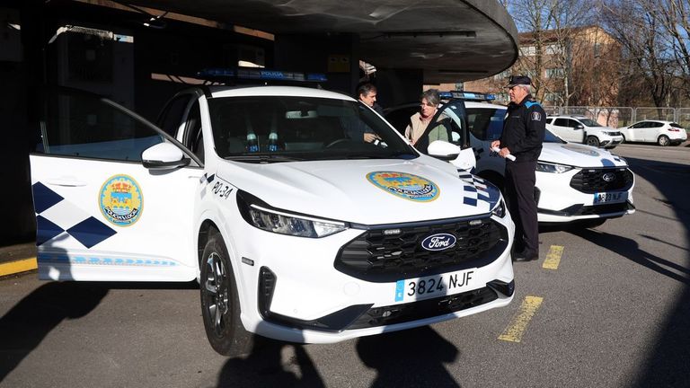 Las dos nuevos veh�culos de la Polic�a Local de Pontevedra comenzaran a patrullar en cuanto se cumplimente el tr�mite del seguro