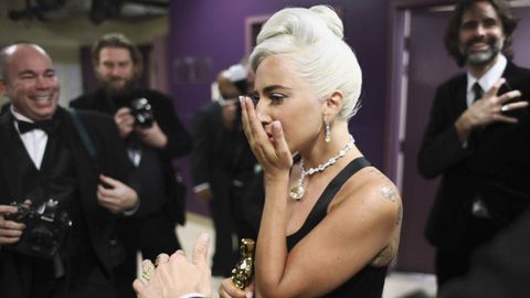 Lady Gaga, el pasado 24 de febrero, emocionada tras recibir el �scar a la mejor canci�n por �Shallow�, tema principal de la pel�cula �Ha nacido una estrella�, dirigida por Bradley Cooper